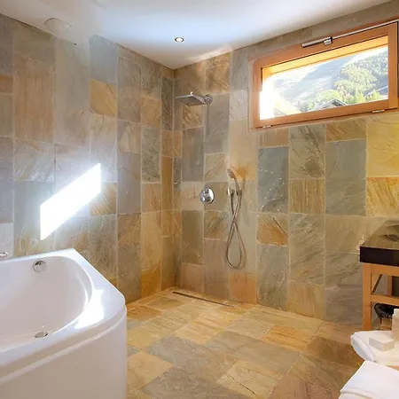 Gilda By Leavetown Vacations *
